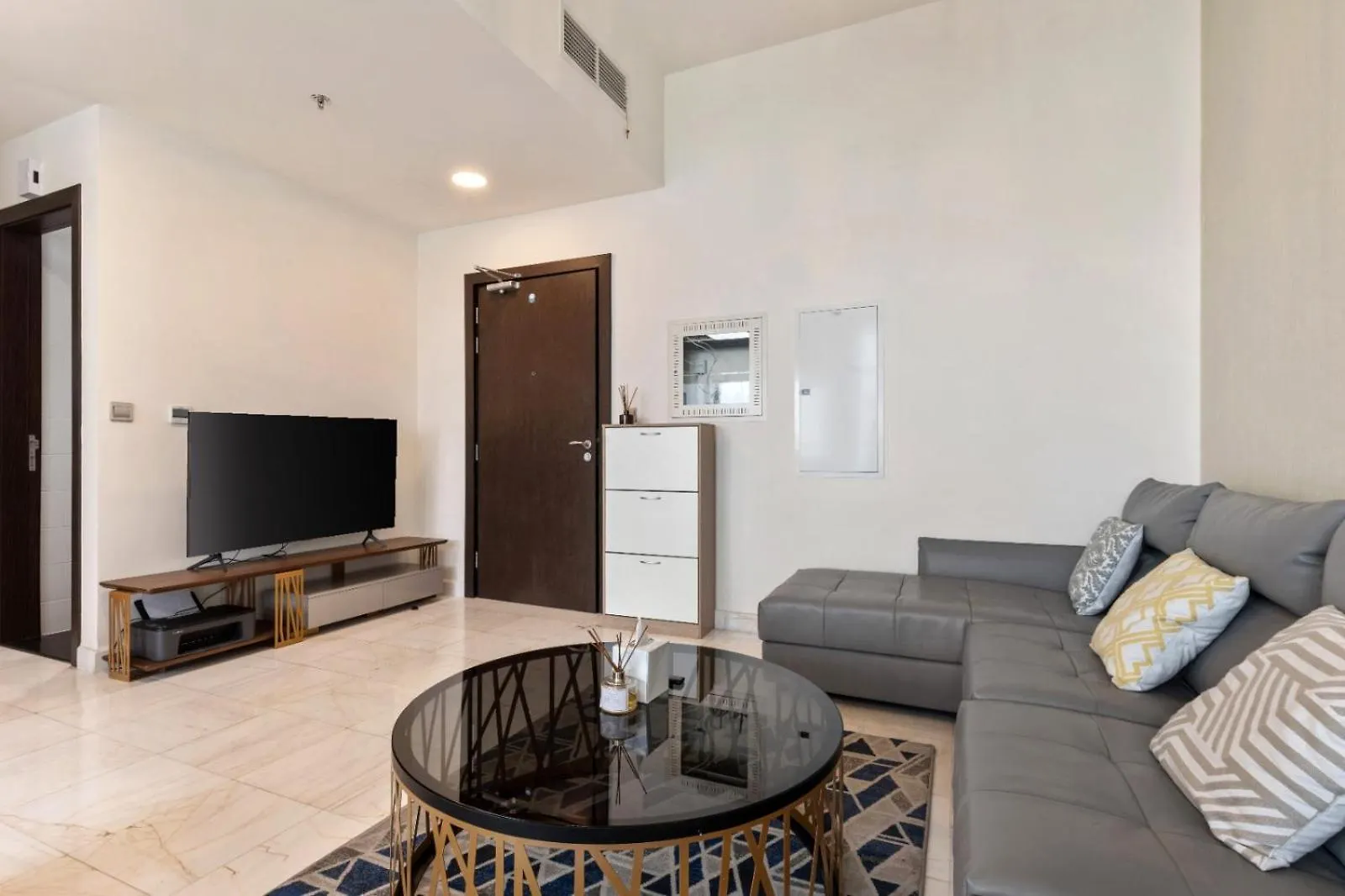 Brand New 2 Bedroom In Bayz By Danube, Business Bay Dubái